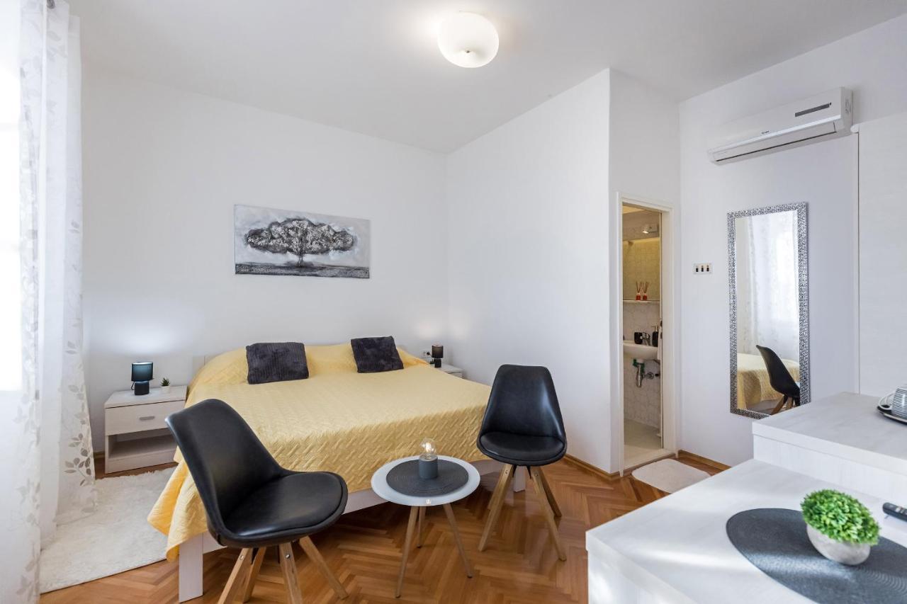 Guest House Anna Mlini Buitenkant foto